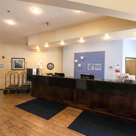 Holiday Inn Express St Ignace-Lake Central By Ihg Saint Ignace Exterior foto